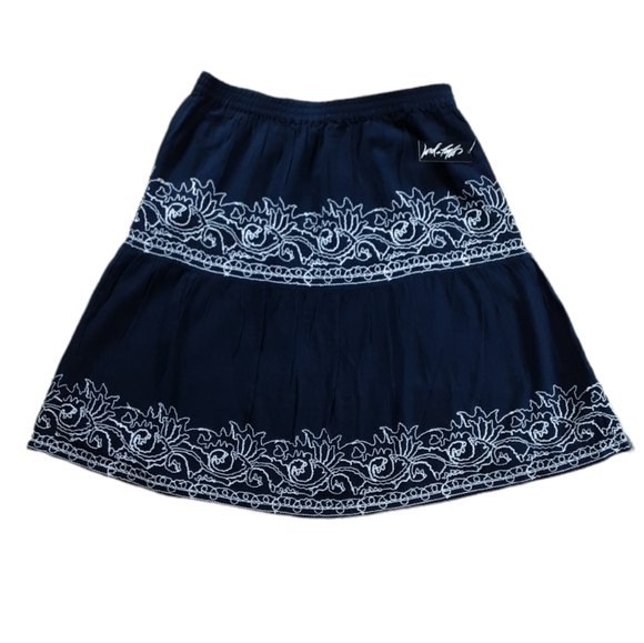 Lord & Taylor Skirt - Picture 2 of 5